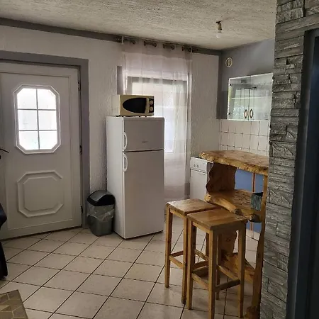 Apartman Anamarija דירה *