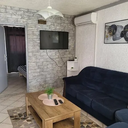 Apartman Anamarija ויר