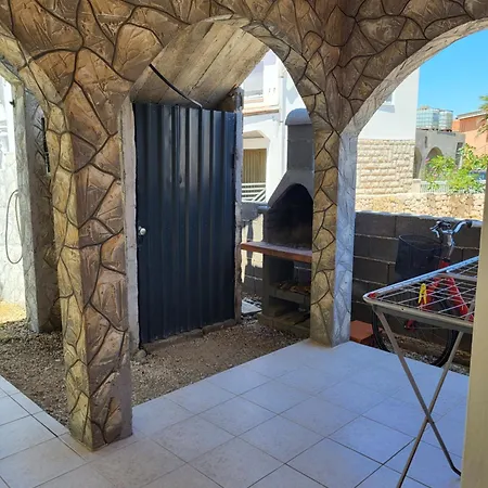 Apartman Anamarija דירה *